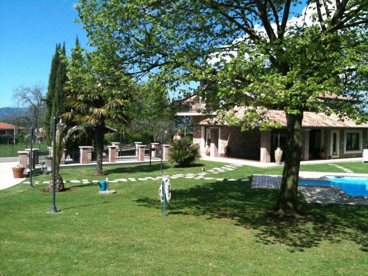 ארטנה Appartamento In Villa Degli Ulivi מראה חיצוני תמונה